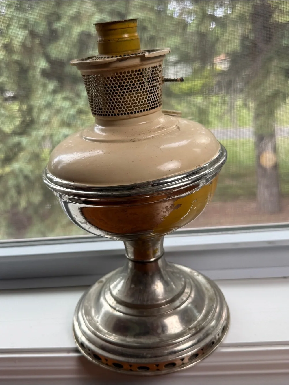 Vintage Aladdin Oil Lamp Kerosene Yellow & Silver No Chimney Homesteadin Prairie